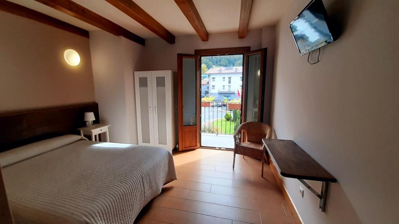 Hostal-Cicloturismo Lopenea Leitza  Extérieur photo