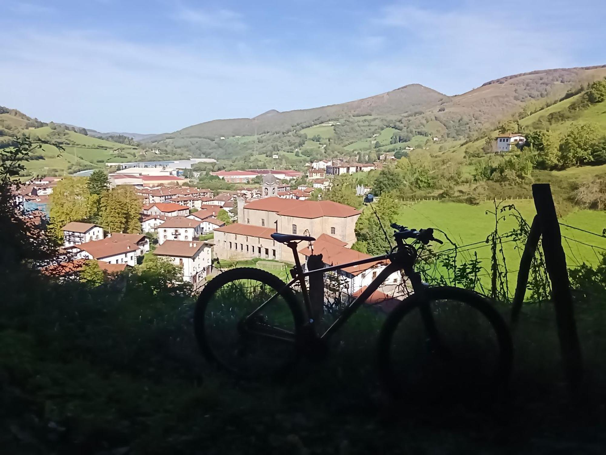 Hostal-Cicloturismo Lopenea Leitza  Extérieur photo